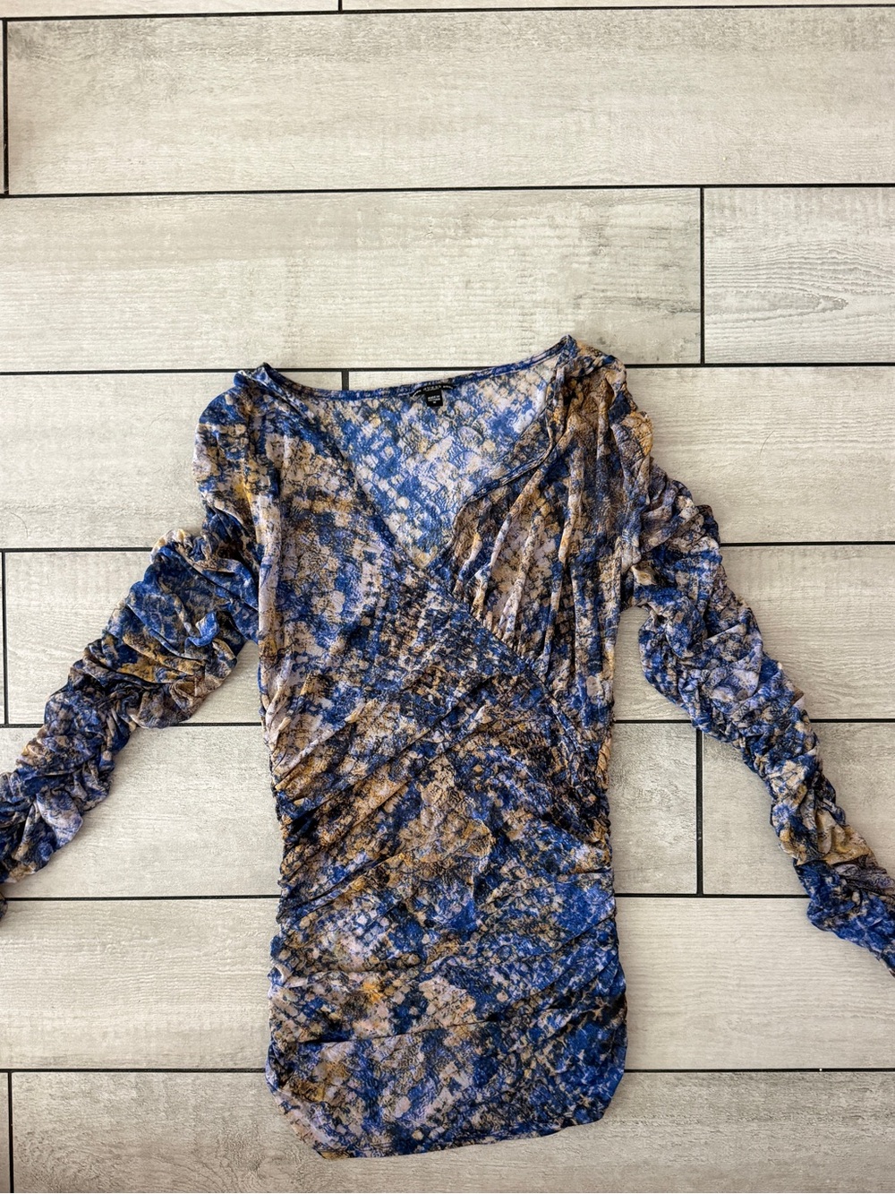 Ruched Long-Sleeve V-Neck Women's Top in Blue and Brown